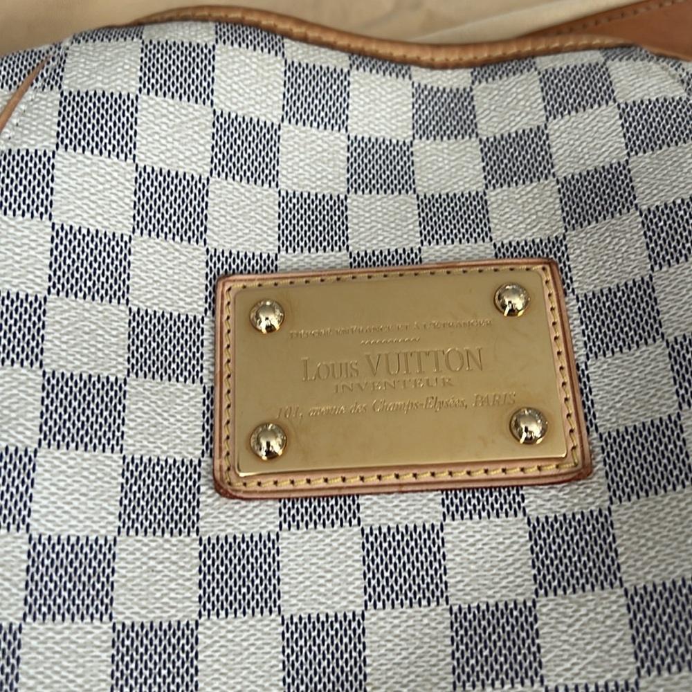 Louis Vuitton - Picture 10 of 10